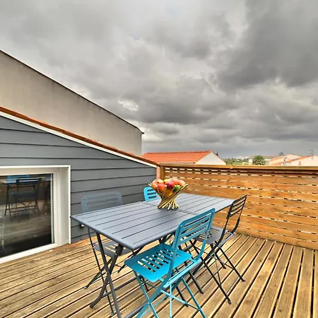 Apartment Precieux - Parking Gratuit, Climatisation, Tv 4k, Fibre, Terrasse, Entierement Renove